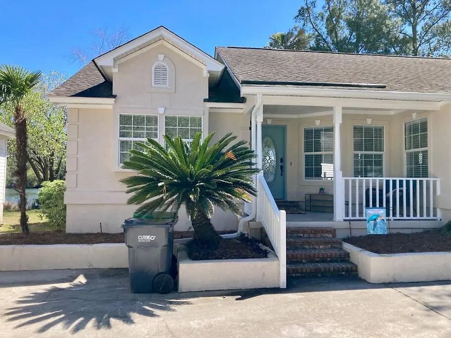 The Robin House Villa Savannah